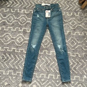 NWT! Levi high rise jeggings